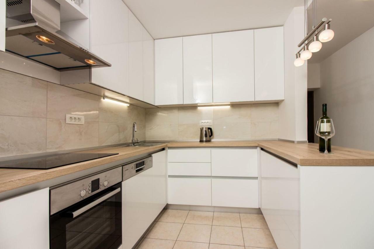 Apartments Leon ポドストラナ エクステリア 写真