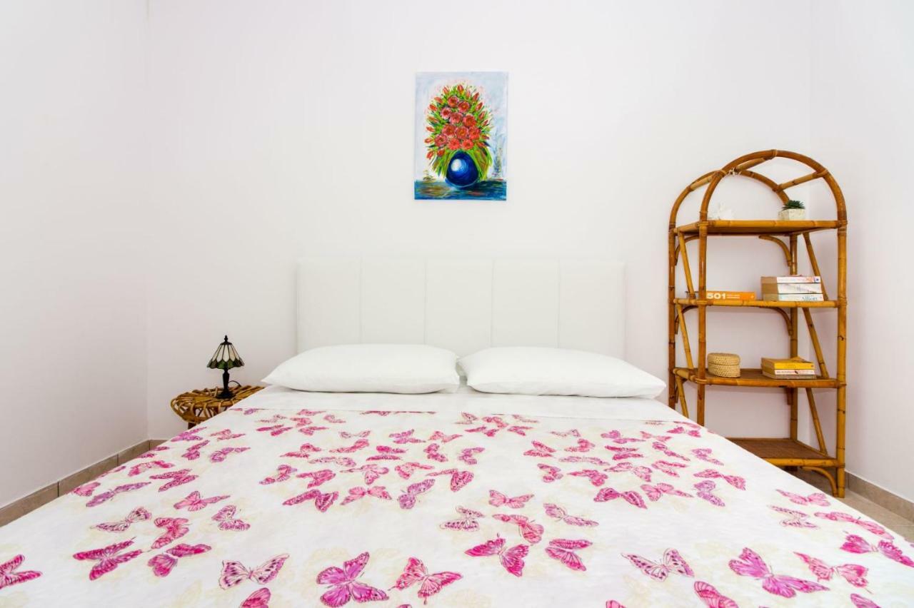 Apartments Leon ポドストラナ エクステリア 写真