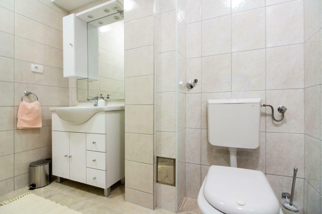 Apartments Leon ポドストラナ エクステリア 写真